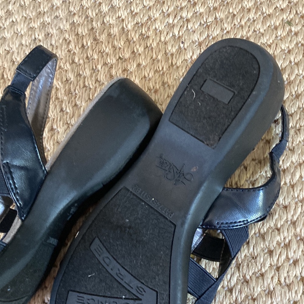 LifeStride Sandals - Picture 2 of 3
